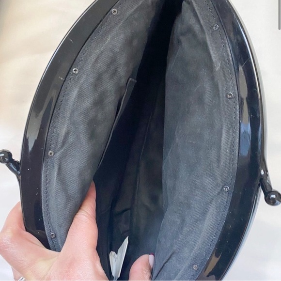 [SOLD] Woven Rattan Snap Closure Clutch Bag - Gorgeous! - Picture 3 of 5